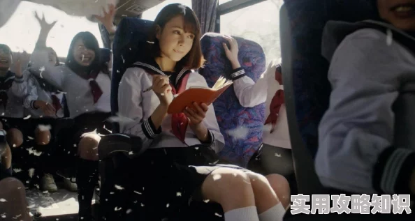 为何让人着迷《人妻温泉～婬辱の教室》呈现出一种禁忌的爱恋