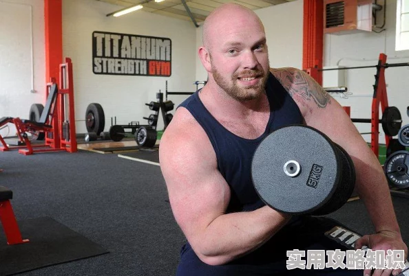 欧美猛男大巨大1069 因为身材高大强壮肌肉发达荷尔蒙爆棚为何如此受欢迎