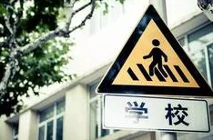 a人片之所以如此吸引人是因为它探讨了普遍存在的社会问题为何能引发强烈共鸣